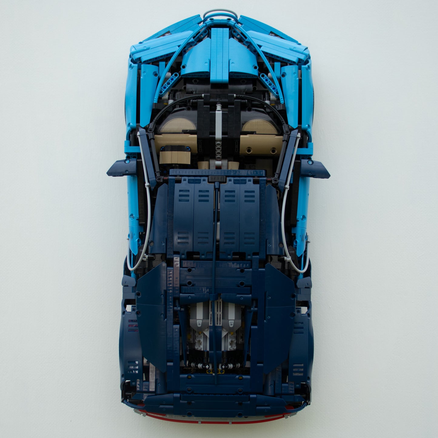 Nyhed! Vægophæng til LEGO Bugatti Chiron