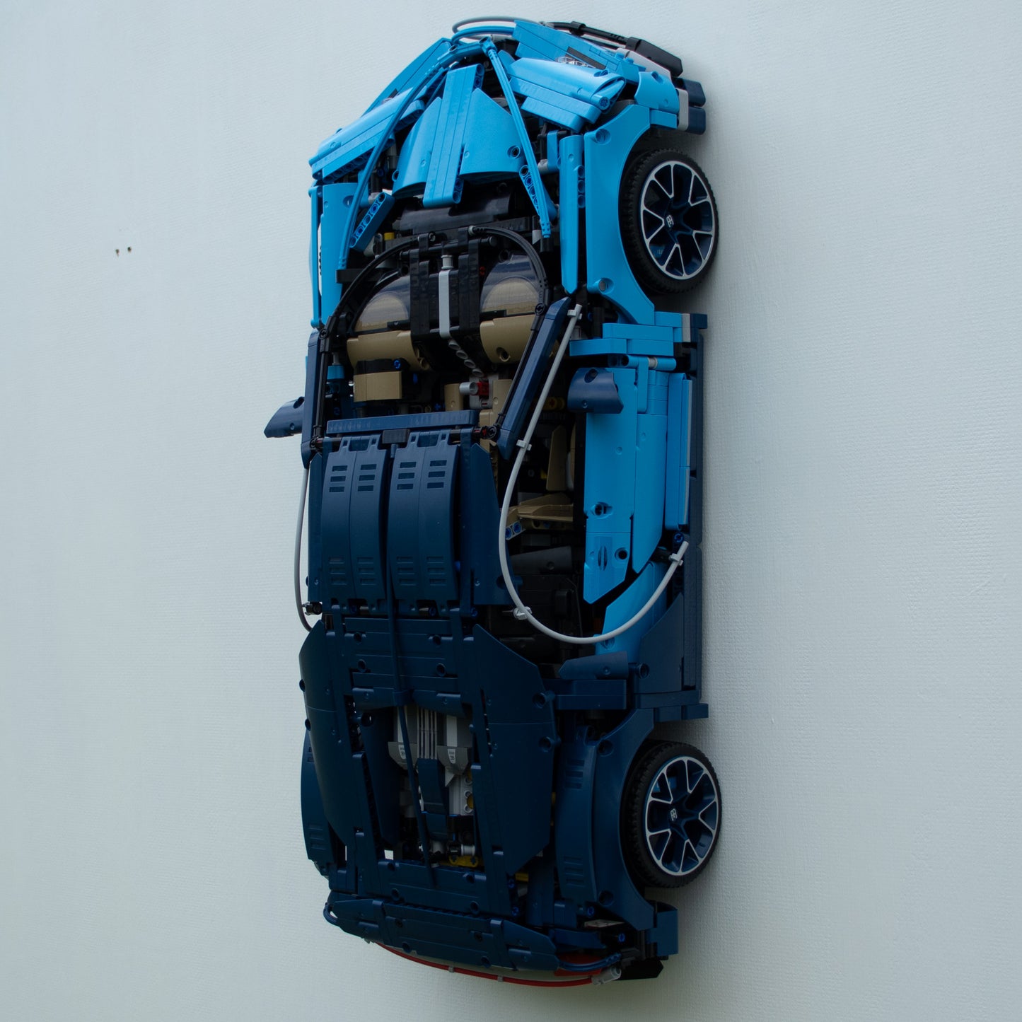Nyhed! Vægophæng til LEGO Bugatti Chiron